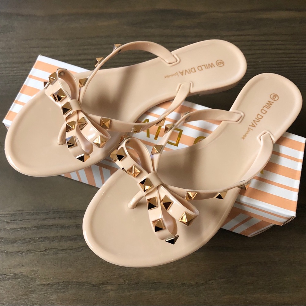 NWB! Nude with gold stud Wild Diva Sandals 🔥🔥🔥